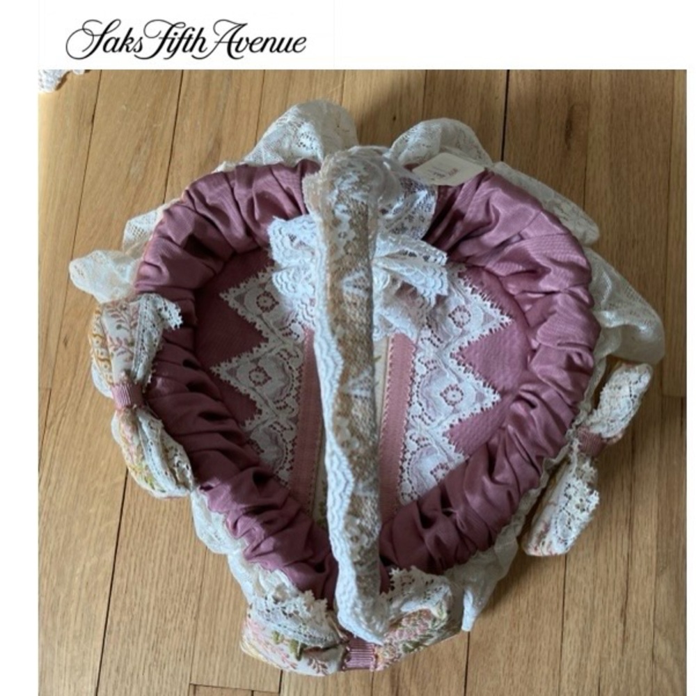 NWT Saks Fifth Avenue; Made in England. Heart shaped vintage lined wicker basket